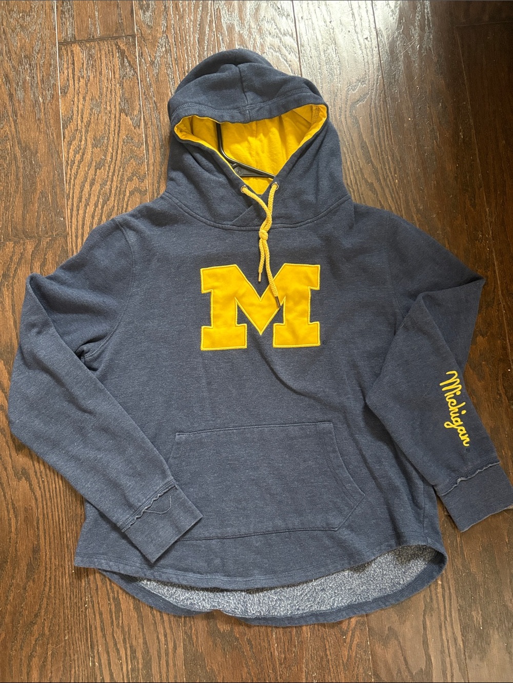 Stadium Athletics Navy and Yellow Crewneck hoodie Sweatshirt size large